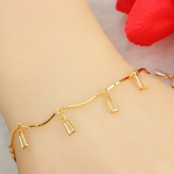 "New Beautiful Design Bracelet for Women/Girls, Gift, B810 - Picture 1 of 10